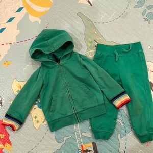 Green sweatsuit from Primary